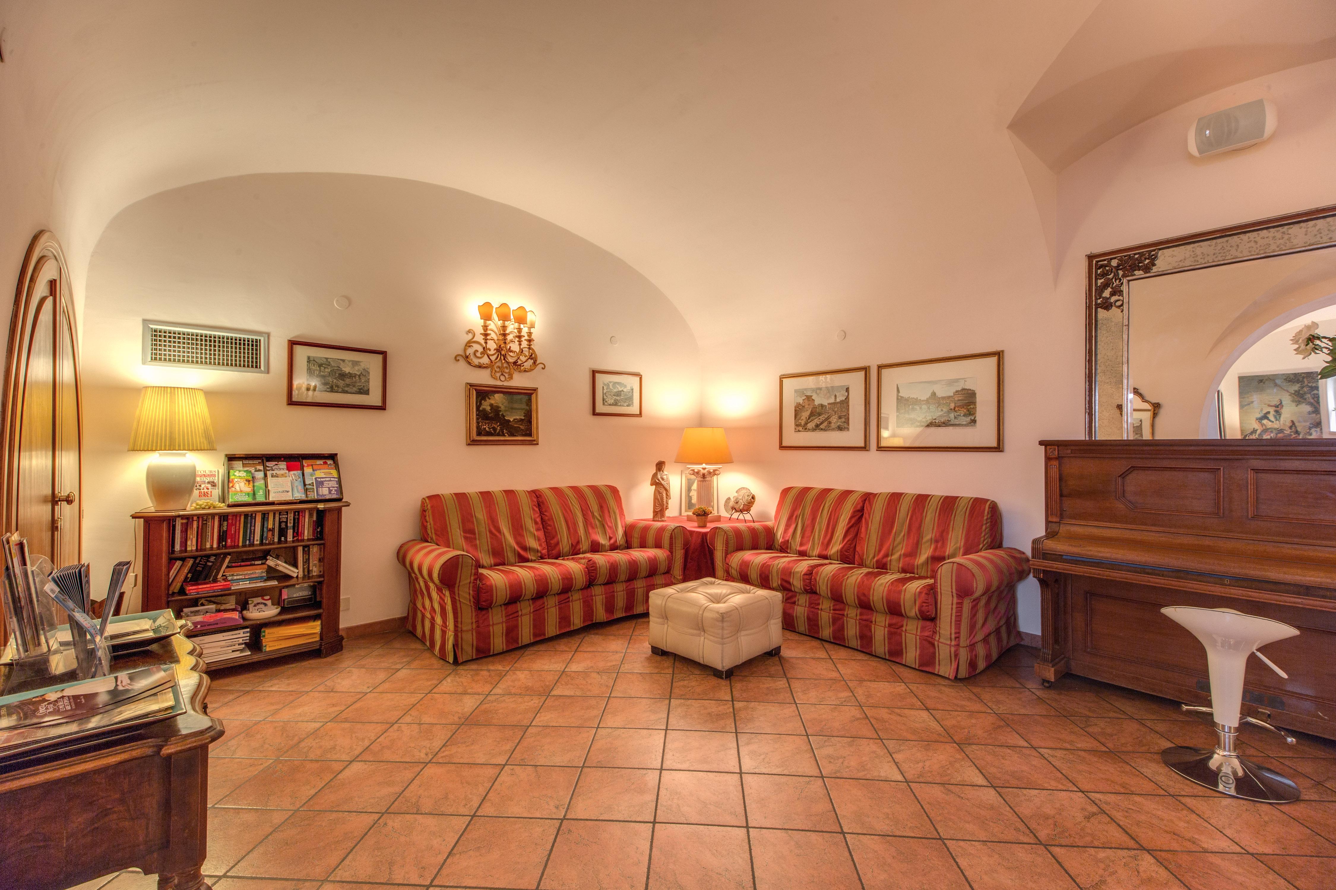 Hotel Corona — Photos 1